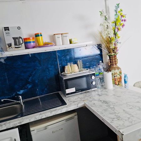Jacob Apartment Sutton  Bagian luar foto