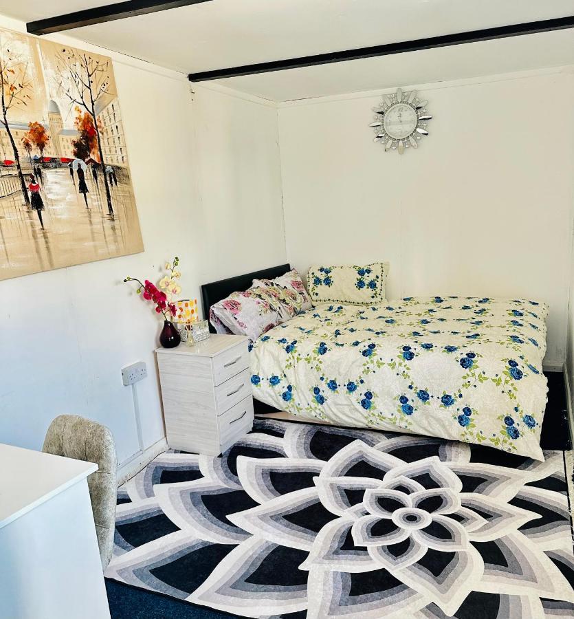 Jacob Apartment Sutton  Bagian luar foto